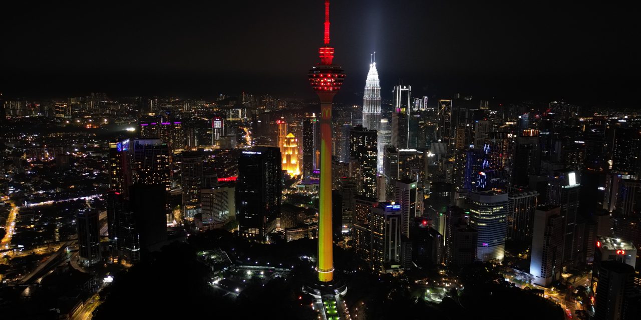 马来西亚麦当劳与KL Tower共庆国际薯条日